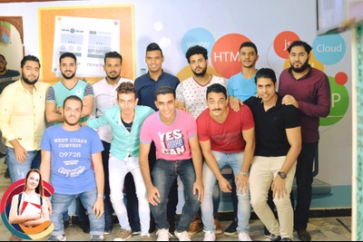 صور للطلاب اثناء التخرج