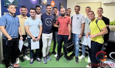 صور للطلاب اثناء التخرج