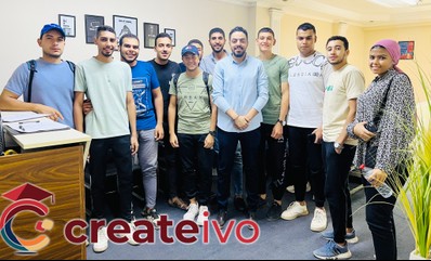 صور للطلاب اثناء التخرج