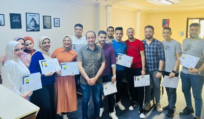 صور للطلاب اثناء التخرج