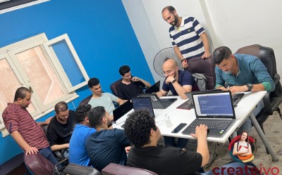 صور للطلاب داخل المحاضرات